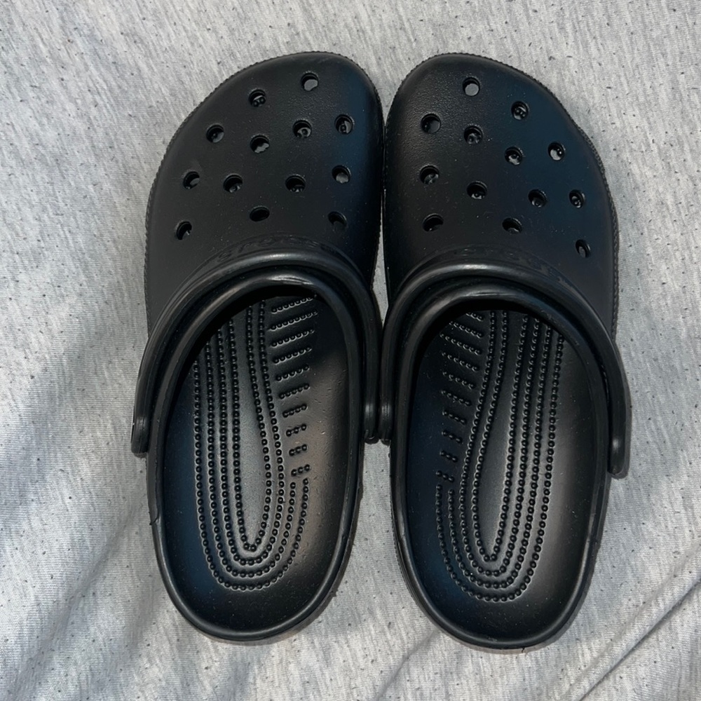 Black croc size 6 in boys